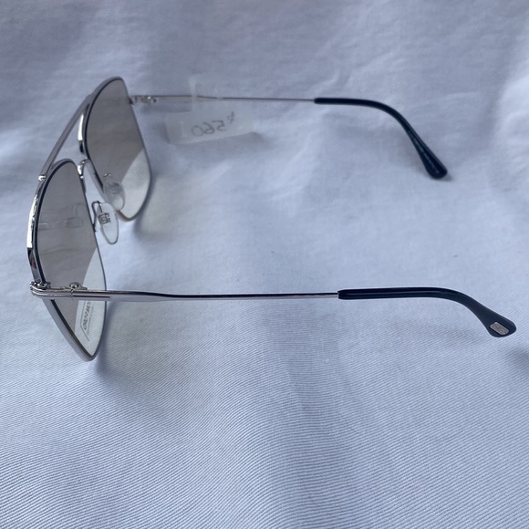 Tom Ford Sunglasses - Picture 2 of 8
